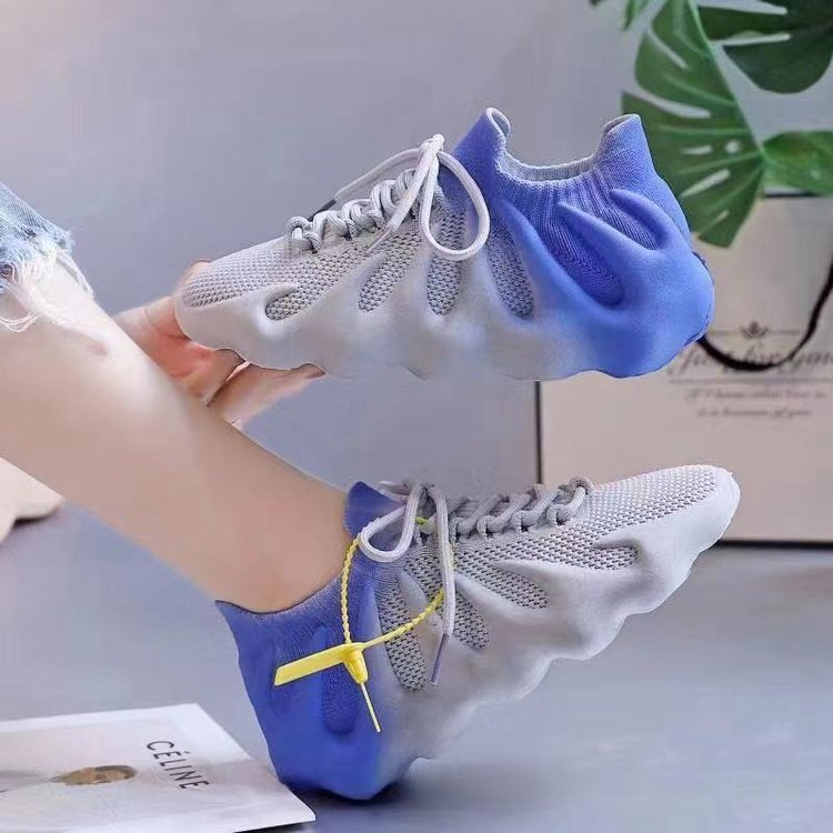Atmungsaktive Sneakers mit runder Zehenpartie und Schnürung