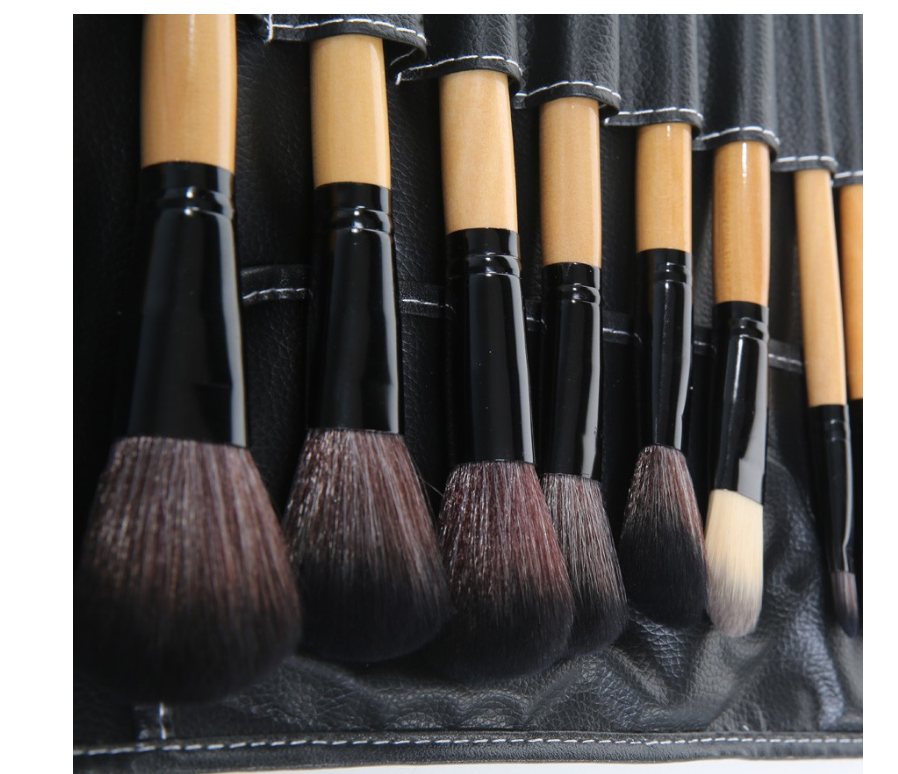 Juego de 32 brochas de maquillaje profesionales de rayón de color madera negra