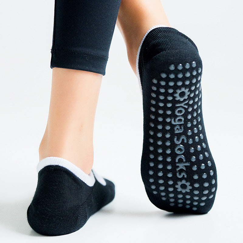 Rutschfeste Bodensocken für das Fitnessstudio im Innenbereich mit offener Rückseite