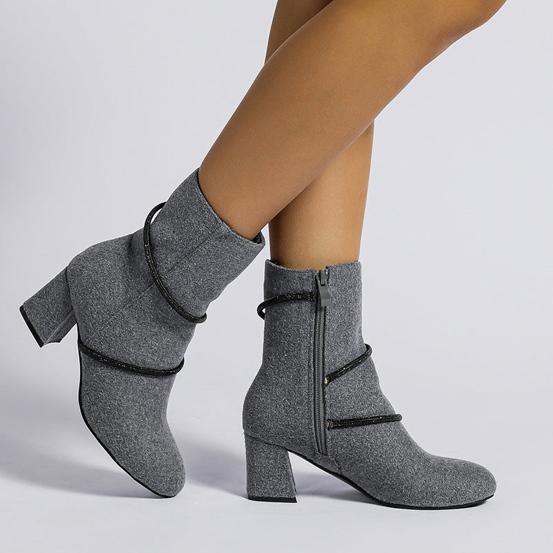 Klobige Stiefel mit mittelhohem Absatz und Strass-Kettendesign für Damen