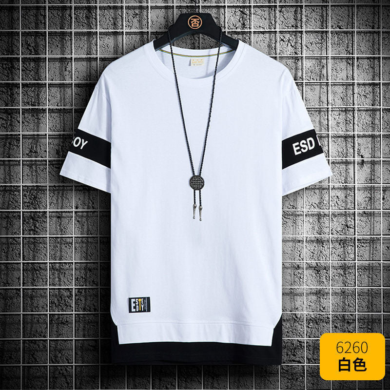 Lässige T-Shirt-Shorts-Kombination 