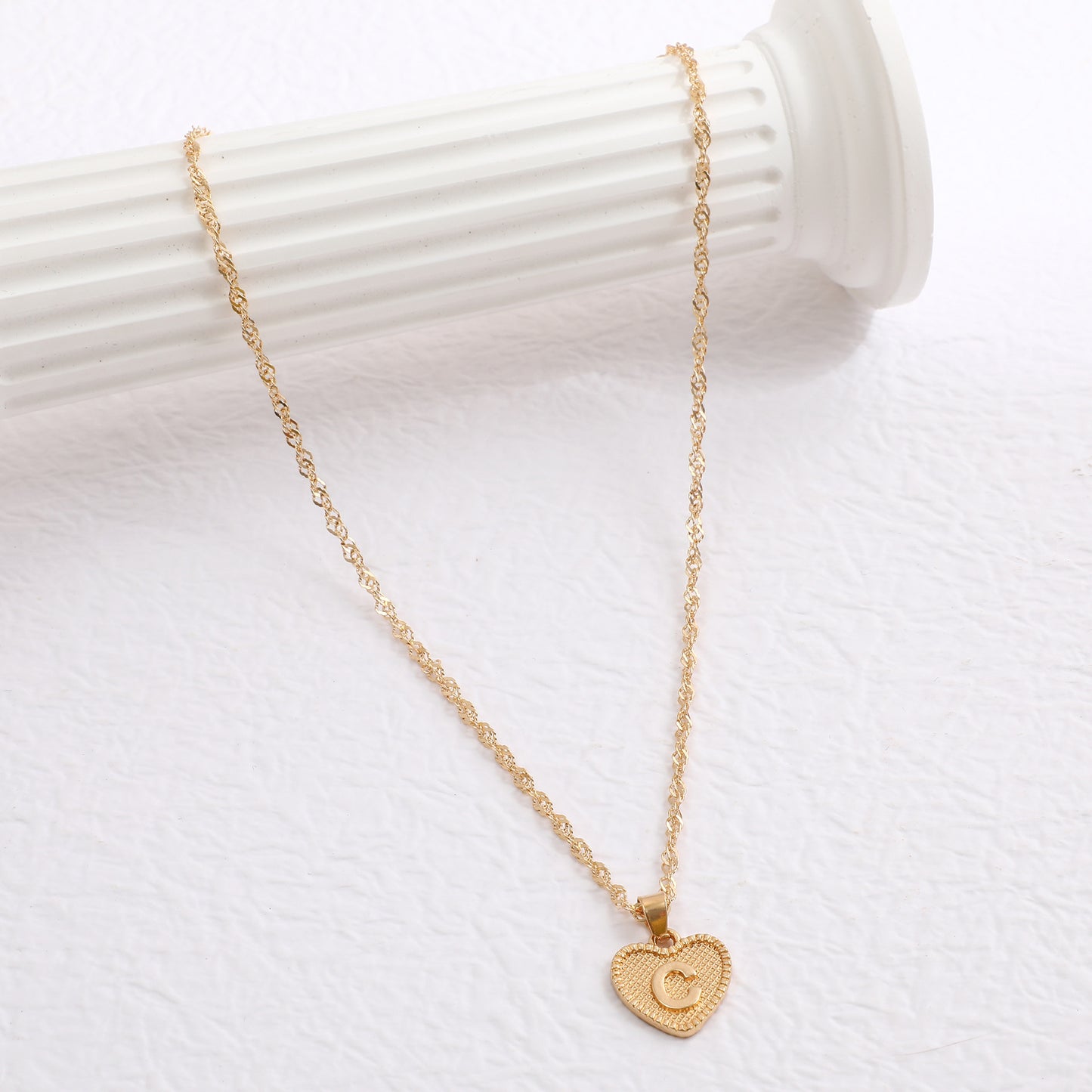 Simple Women&#039;s Heart Letter Necklace Love Pendant Clavicle Chain
