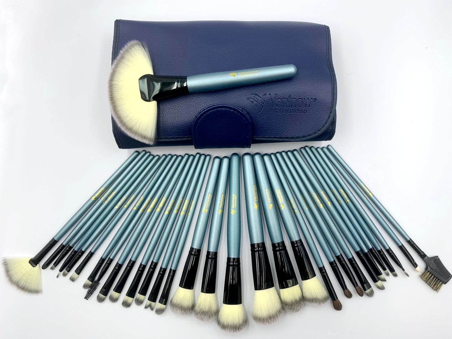 32 pinceles de maquillaje azules