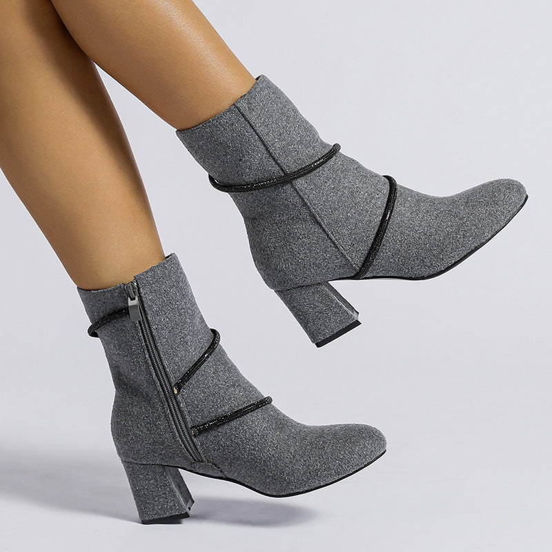 Klobige Stiefel mit mittelhohem Absatz und Strass-Kettendesign für Damen