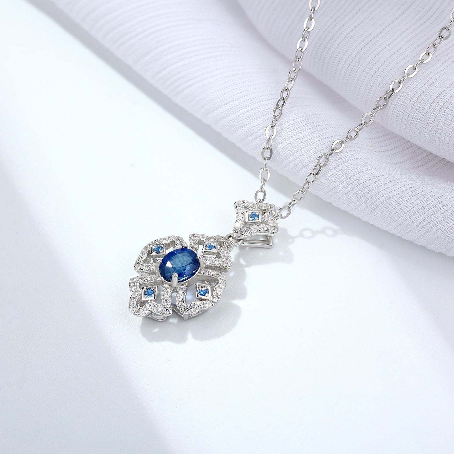 S925 Silber Retro Muster Halskette frauen Vielseitig Natürliche Saphir Anhänger